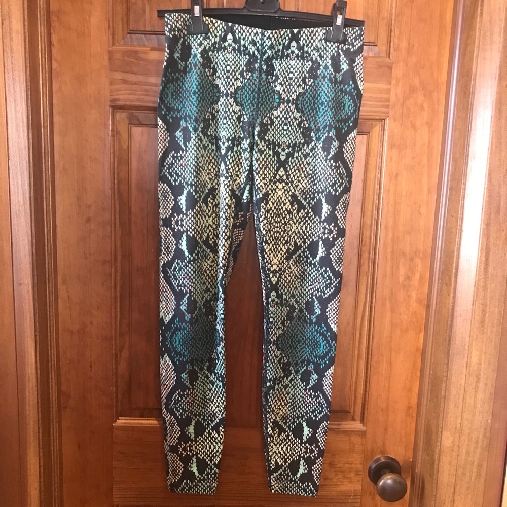** 3 for $30 ** New Balance Snake Print Leggings
